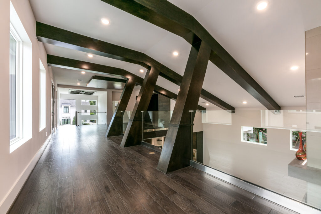 5648 Wickersham - Landing